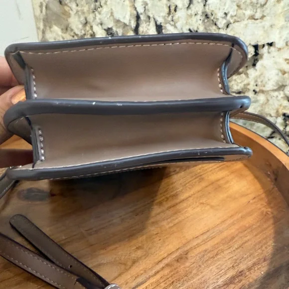 EUC Melie Bianco Tan Crossbody Cellphone Gorgeous Leather - Picture 5 of 6